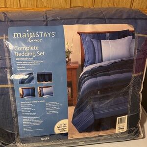 NEW Mainstays Navy and Light Blue Comforter Set